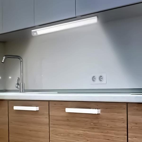 トレードワン 人感センサーモード搭載 USB充電式 LEDマグネットライトバー シルバー 30714