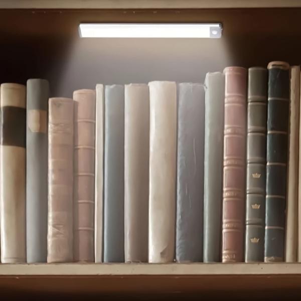 トレードワン 人感センサーモード搭載 USB充電式 LEDマグネットライトバー シルバー 30714